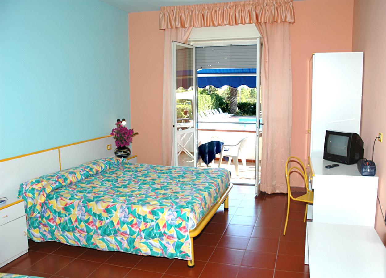 Hotel Seven Residence Palinuro Rum bild